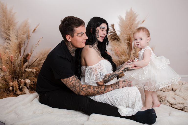 33 - Luna, Jim + Paisley Bump Shoot - Florence Berry Photography-